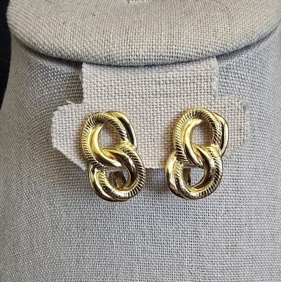 Trifari Jewelry - Trifari Gold Sculptural Clip On Earrings